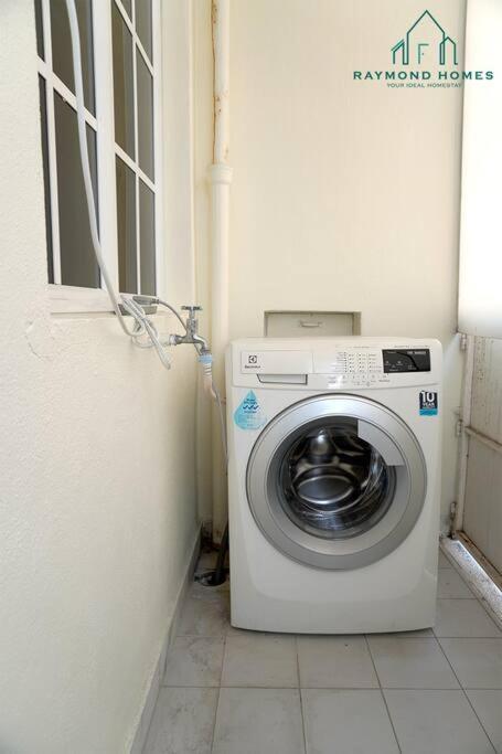 99 Kelawei Apartment George Town Ngoại thất bức ảnh