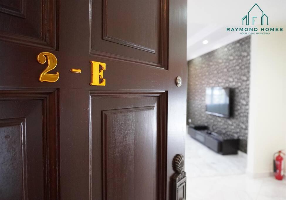 99 Kelawei Apartment George Town Ngoại thất bức ảnh