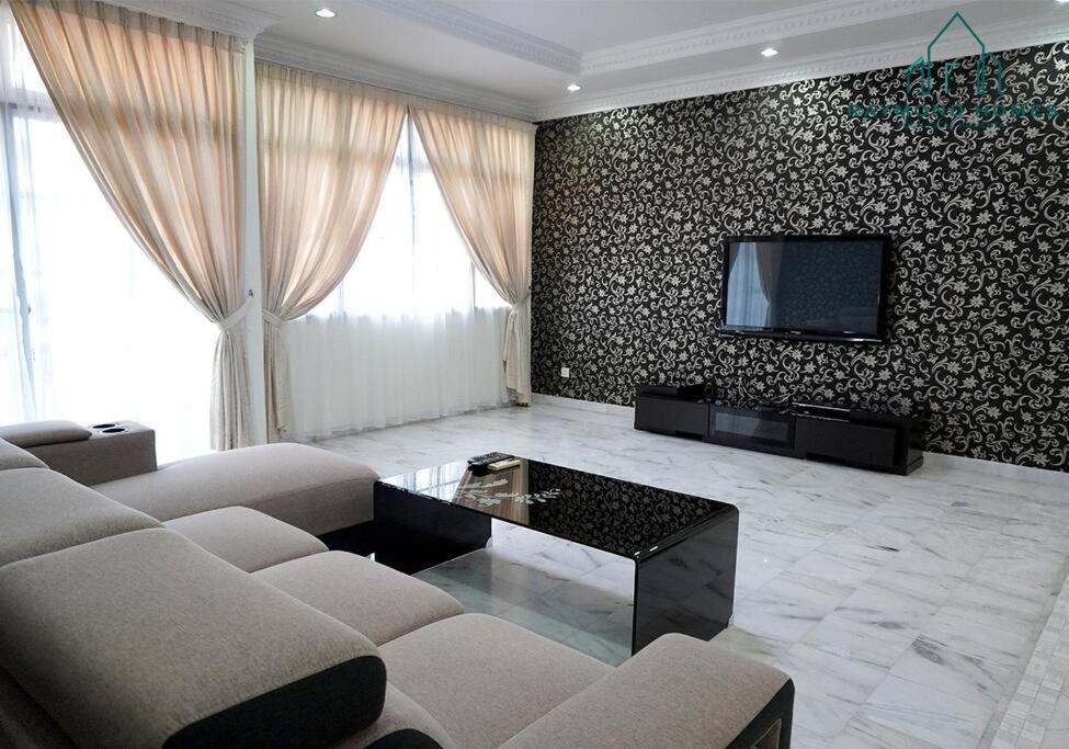 99 Kelawei Apartment George Town Ngoại thất bức ảnh
